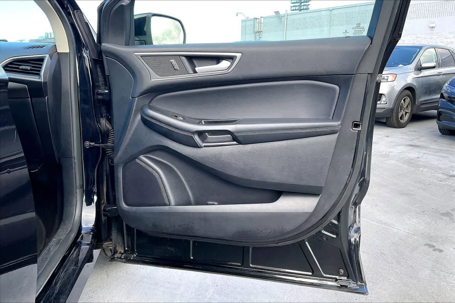 Certified 2020 Ford Edge SEL FWD image 28