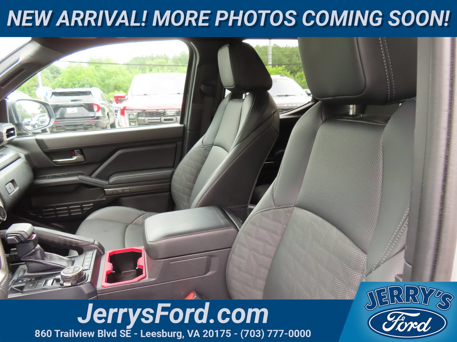 Used 2024 Toyota Tacoma TRD Off-Road w/ TRD Off Road Premium Package AWD/4WD image 32