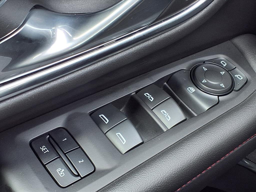 Used 2024 Chevrolet Suburban RST image 28