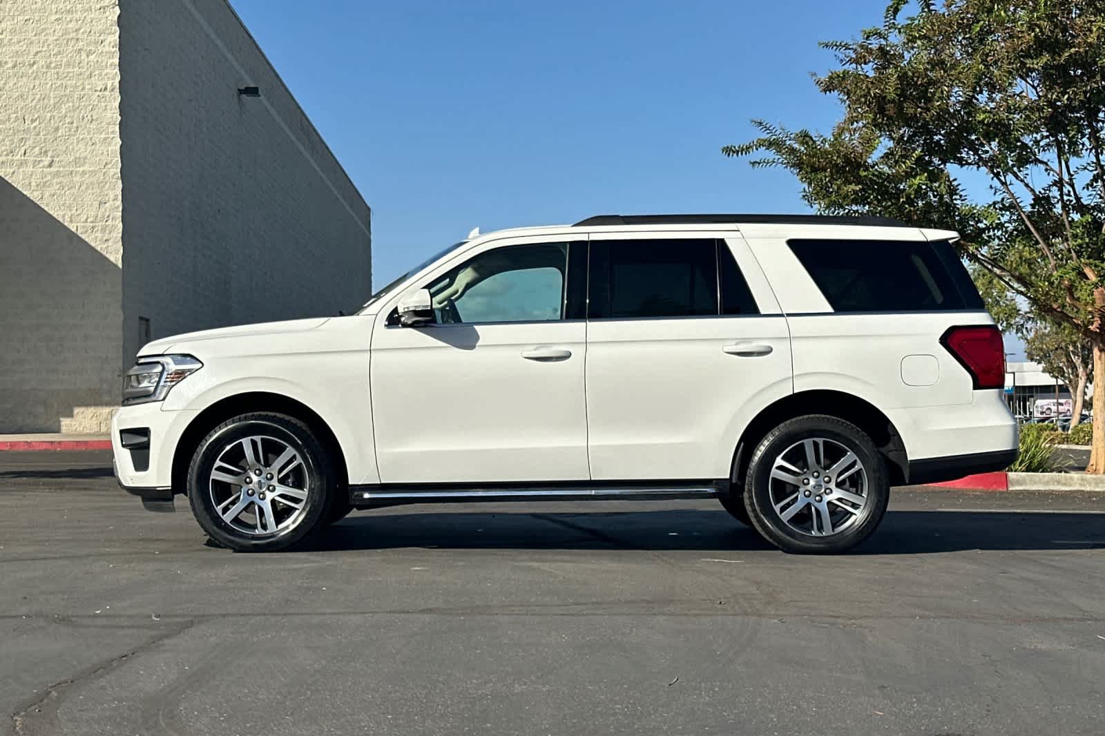 Certified 2023 Ford Expedition XLT RWD image 6