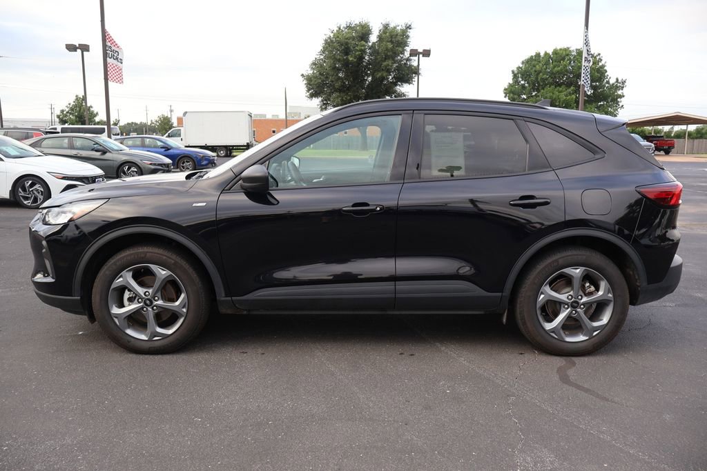 Certified 2025 Ford Escape ST-Line AWD/4WD image 2