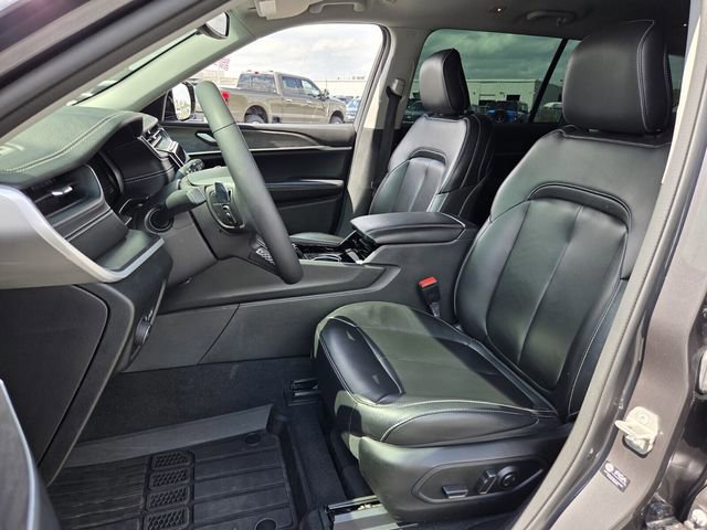 Used 2023 Jeep Grand Cherokee L Limited image 9