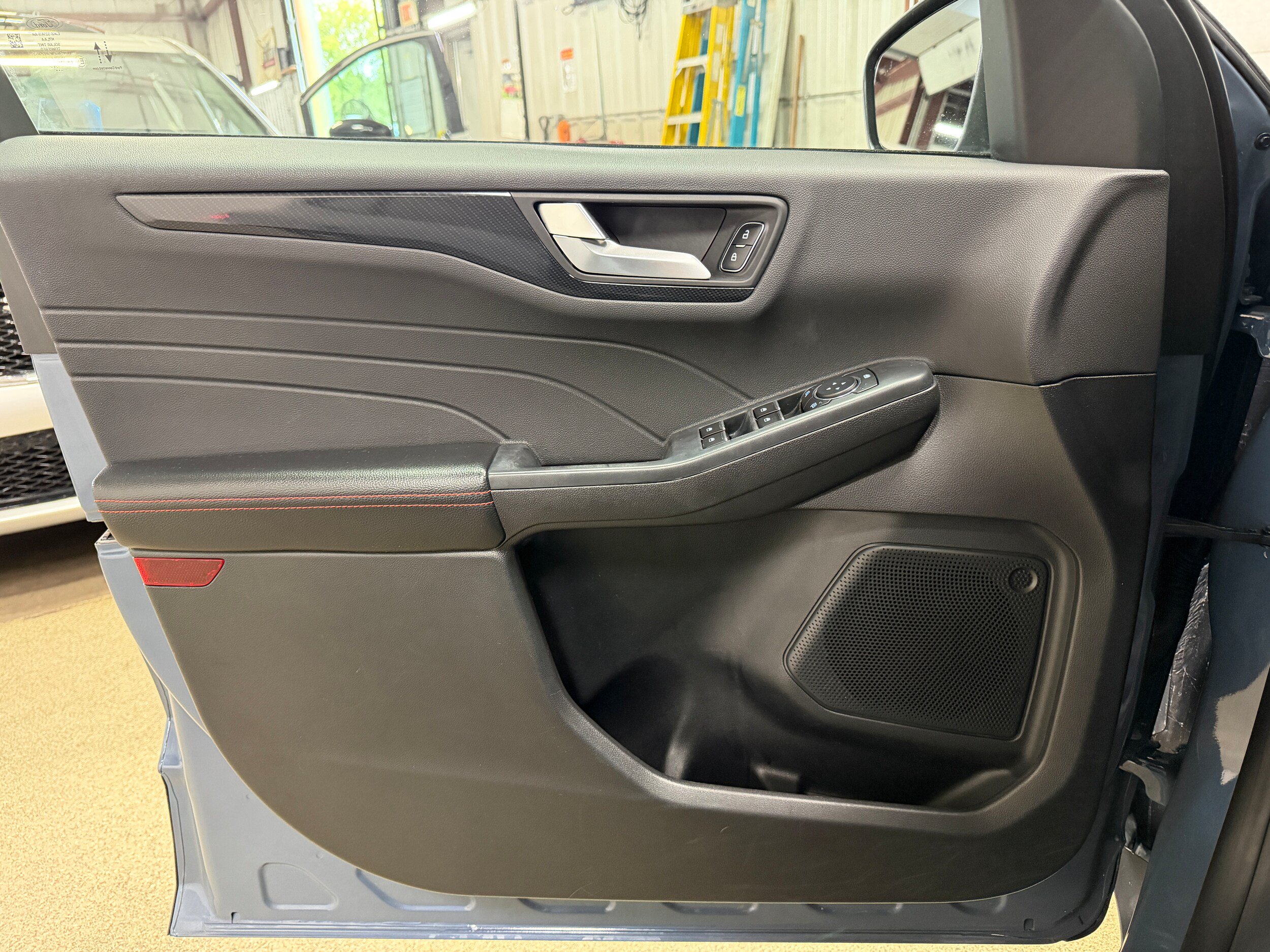 Certified 2025 Ford Escape ST-Line Select AWD/4WD image 13