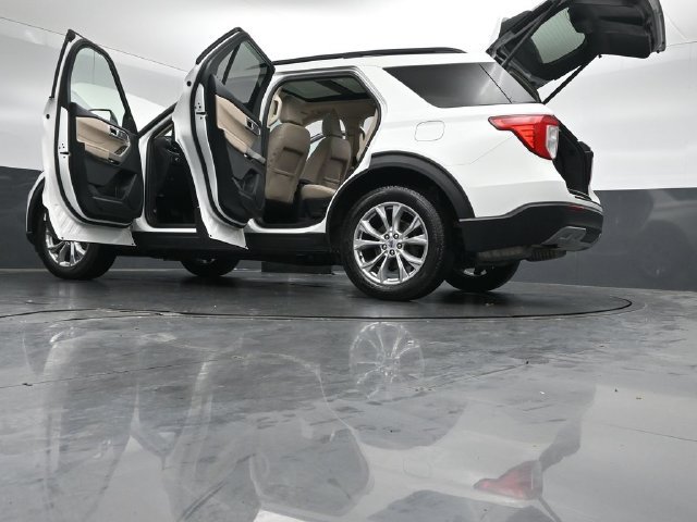 Certified 2024 Ford Explorer XLT w/ Equipment Group 202A AWD/4WD image 57