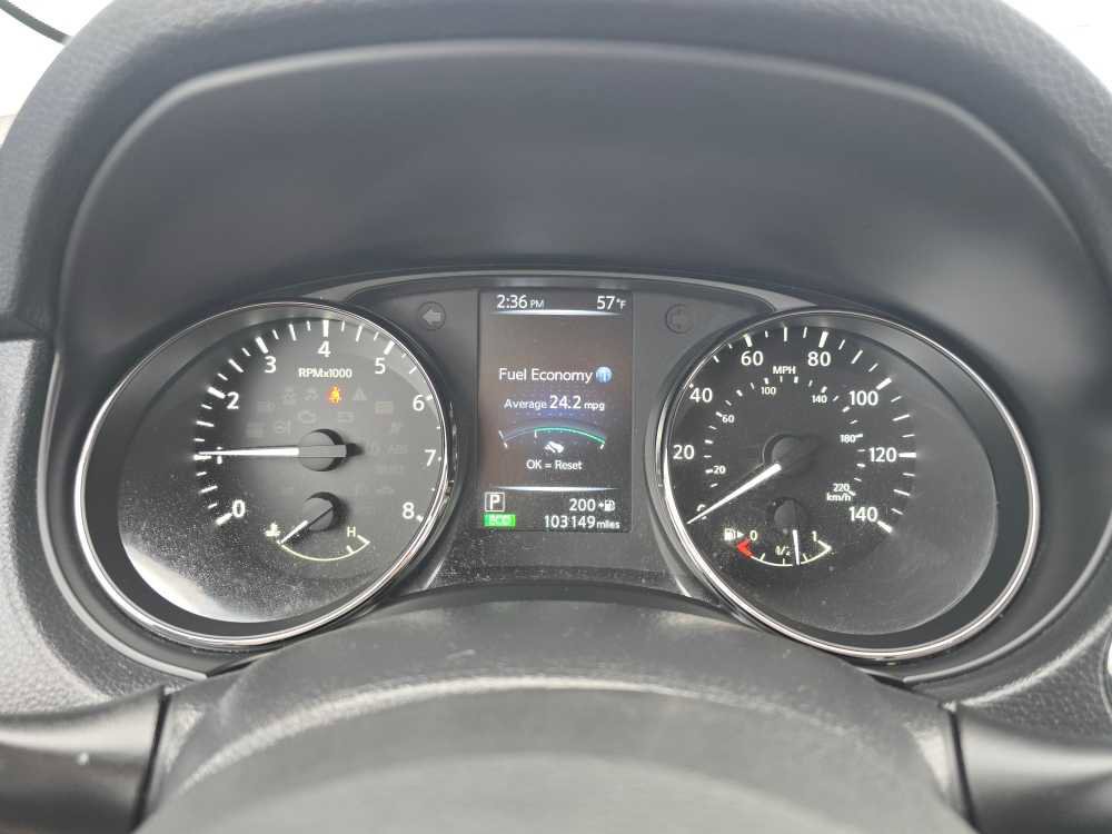 Used 2017 Nissan Rogue SV w/ SV Premium Package image 20