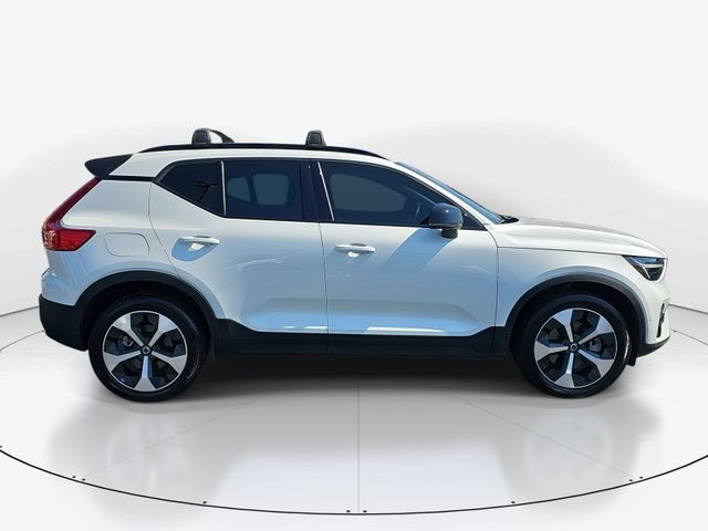 Used 2025 Volvo XC40 B5 Plus w/ Protection Package Premier AWD/4WD video 2