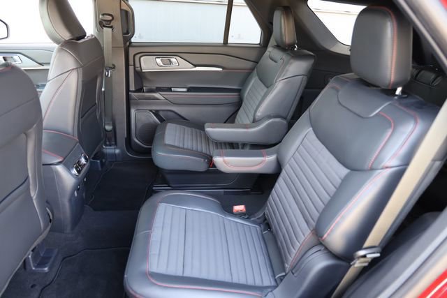 Certified 2025 Ford Explorer ST-Line w/ Premium Package RWD image 14