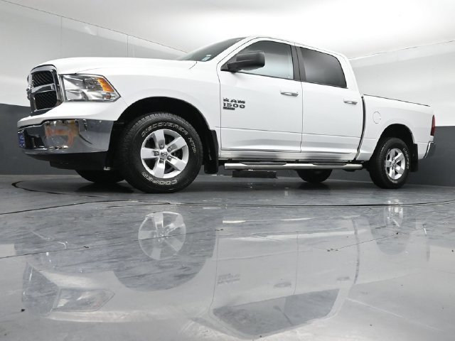 Used 2021 RAM 1500 Classic SLT AWD/4WD image 36