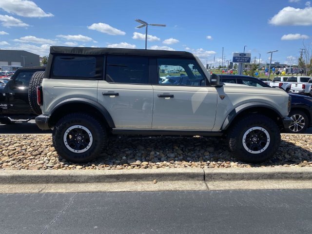 Certified 2025 Ford Bronco Badlands AWD/4WD image 7