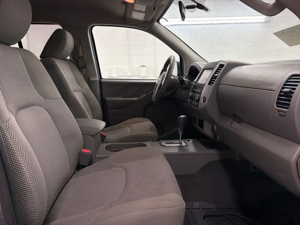 Used 2020 Nissan Frontier SV RWD image 28