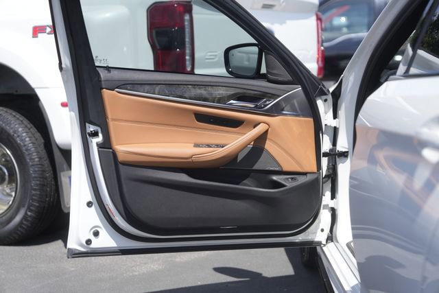 Used 2020 BMW 540i w/ M Sport Package image 30