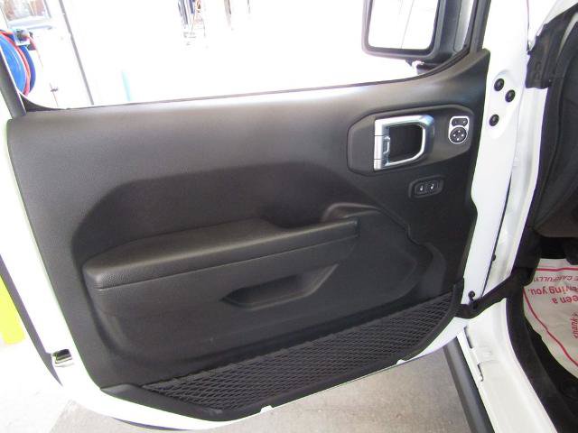 Used 2023 Jeep Wrangler Unlimited Sport AWD/4WD image 16