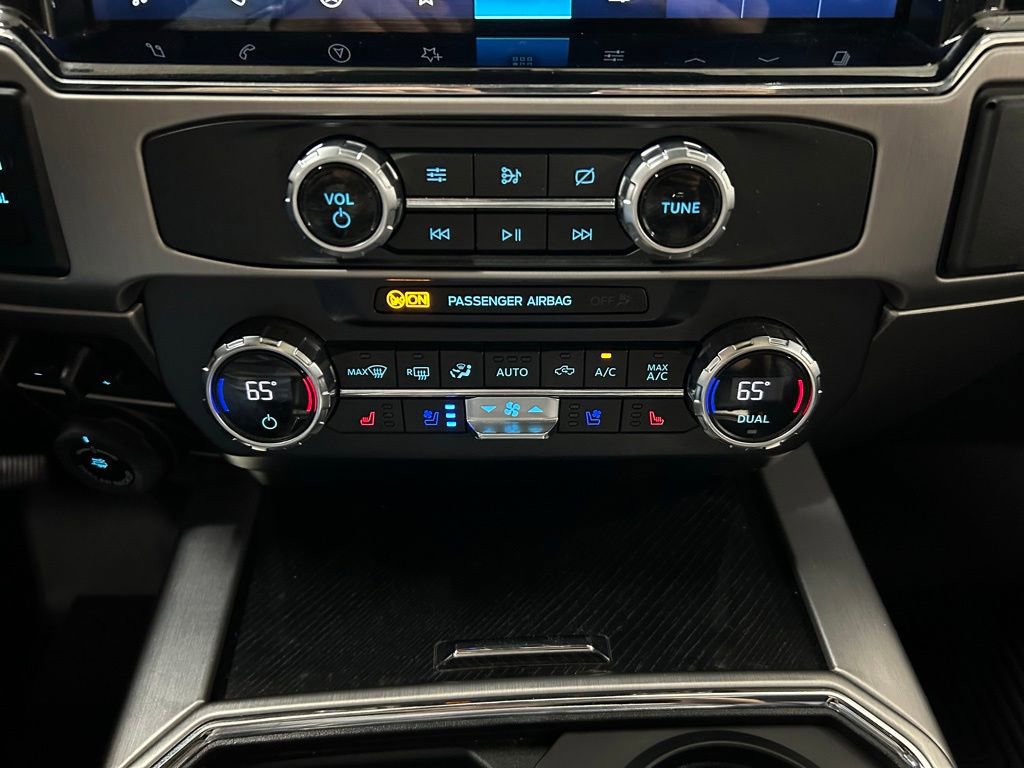 Certified 2022 Ford F450 Platinum w/ FX4 Off-Road Package AWD/4WD image 28