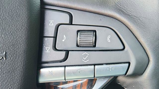 Used 2024 Cadillac Escalade Premium Luxury image 28