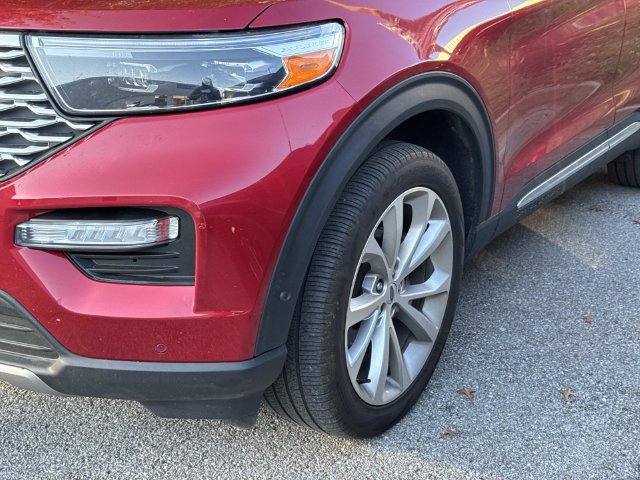 Certified 2023 Ford Explorer Platinum w/ Technology Package AWD/4WD image 5