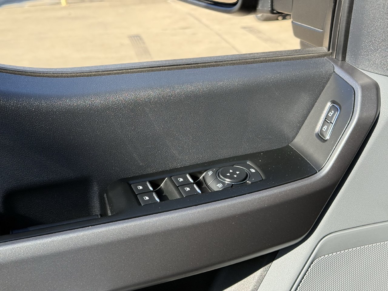 Certified 2025 Ford F250 XL w/ STX Appearance Package AWD/4WD image 23