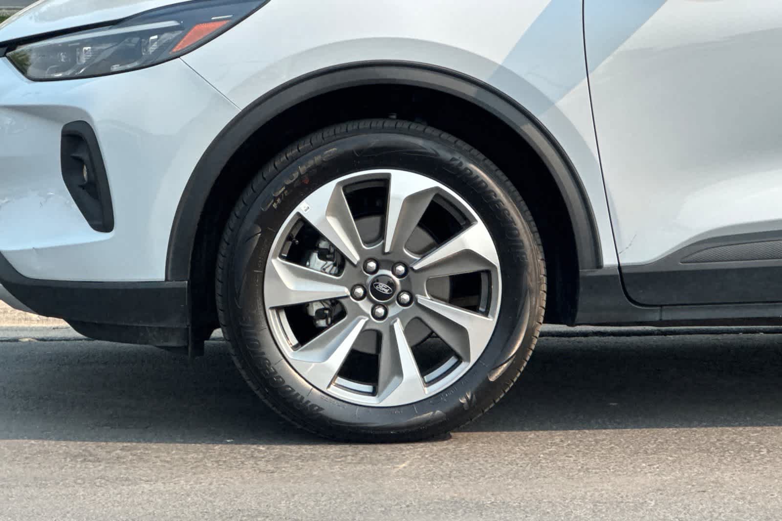 Certified 2025 Ford Escape Platinum AWD/4WD image 27