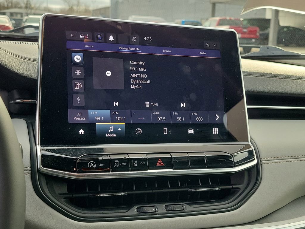 Used 2023 Jeep Compass Limited image 27