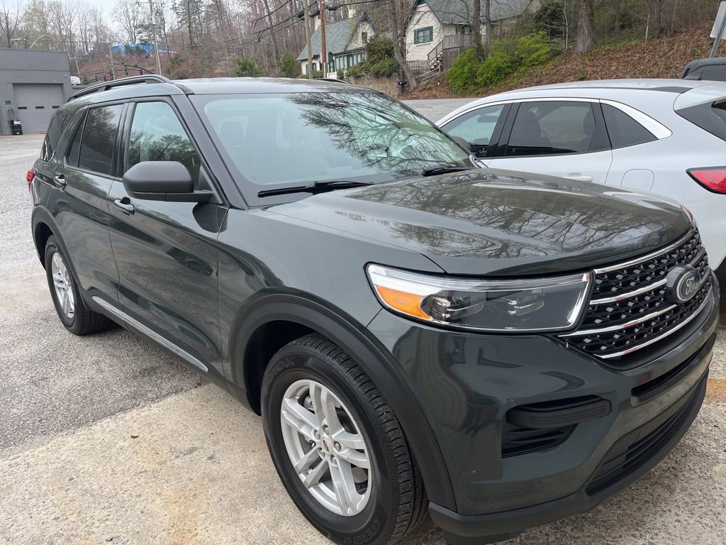Certified 2022 Ford Explorer XLT image 1
