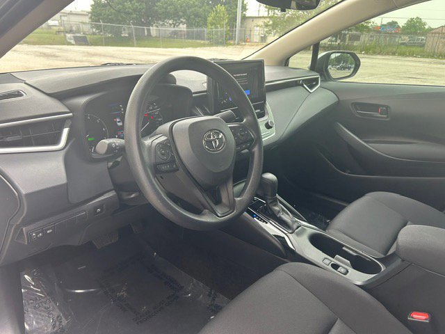 Used 2025 Toyota Corolla LE FWD image 14