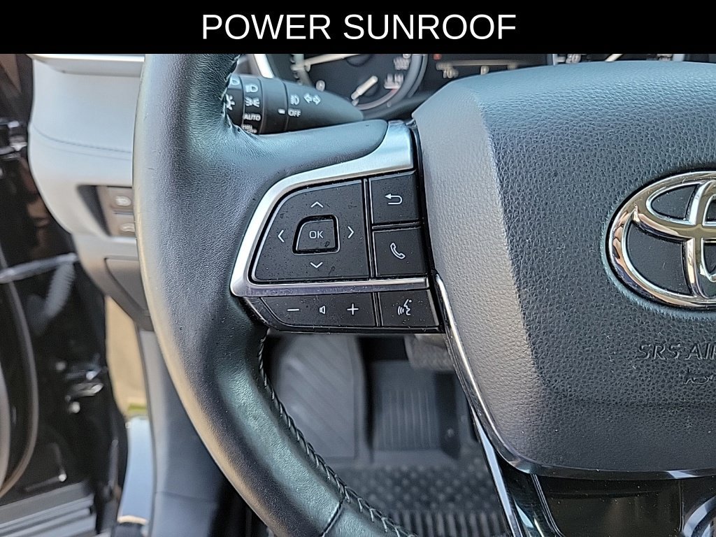 Used 2020 Toyota Highlander XLE AWD/4WD image 22