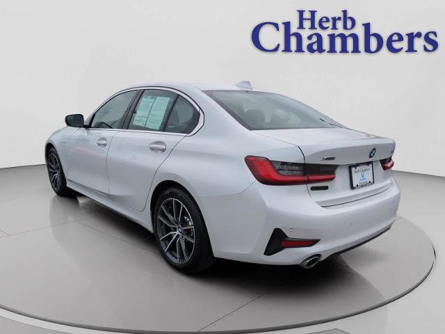 Used 2021 BMW 330e xDrive w/ Premium Package AWD/4WD image 3