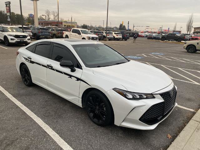 Used 2022 Toyota Avalon XSE image 3