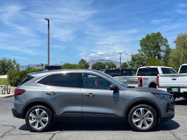 Certified 2025 Ford Escape Platinum AWD/4WD image 2