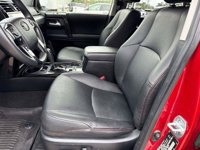 Used 2020 Toyota 4Runner Venture w/ Moonroof Package AWD/4WD image 16