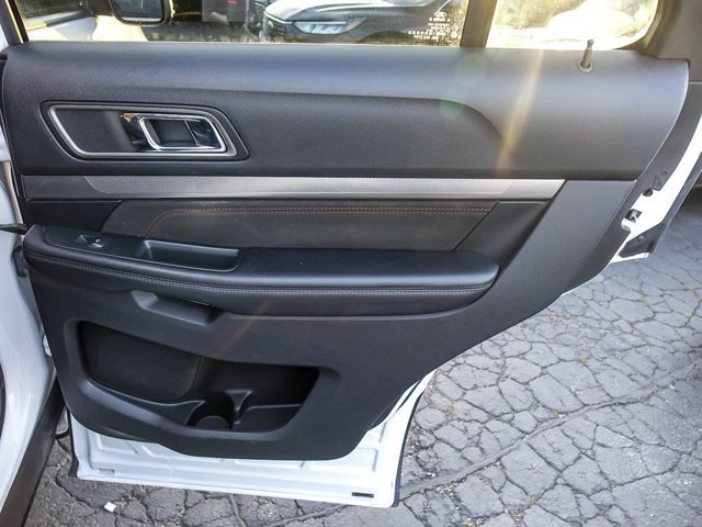 Certified 2018 Ford Explorer XLT w/ Equipment Group 202A AWD/4WD image 31