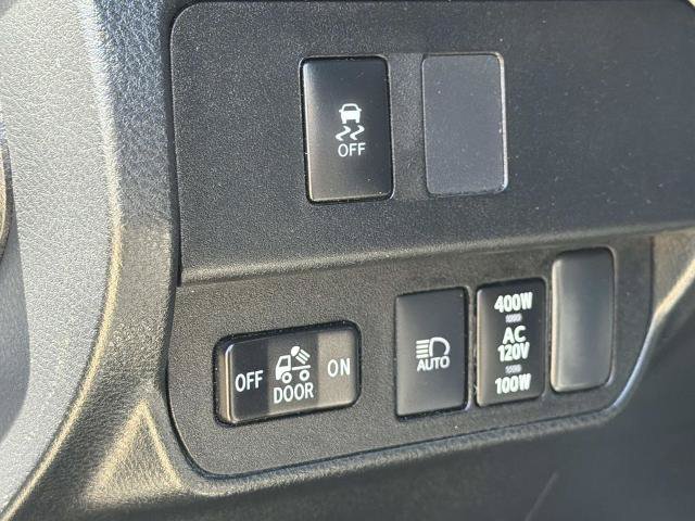 Used 2023 Toyota Tacoma TRD Off-Road w/ Black Out Package (TMS) AWD/4WD image 26