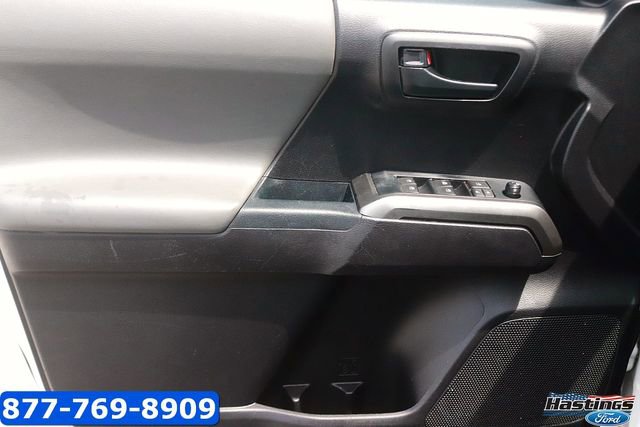Used 2020 Toyota Tacoma SR5 AWD/4WD image 9