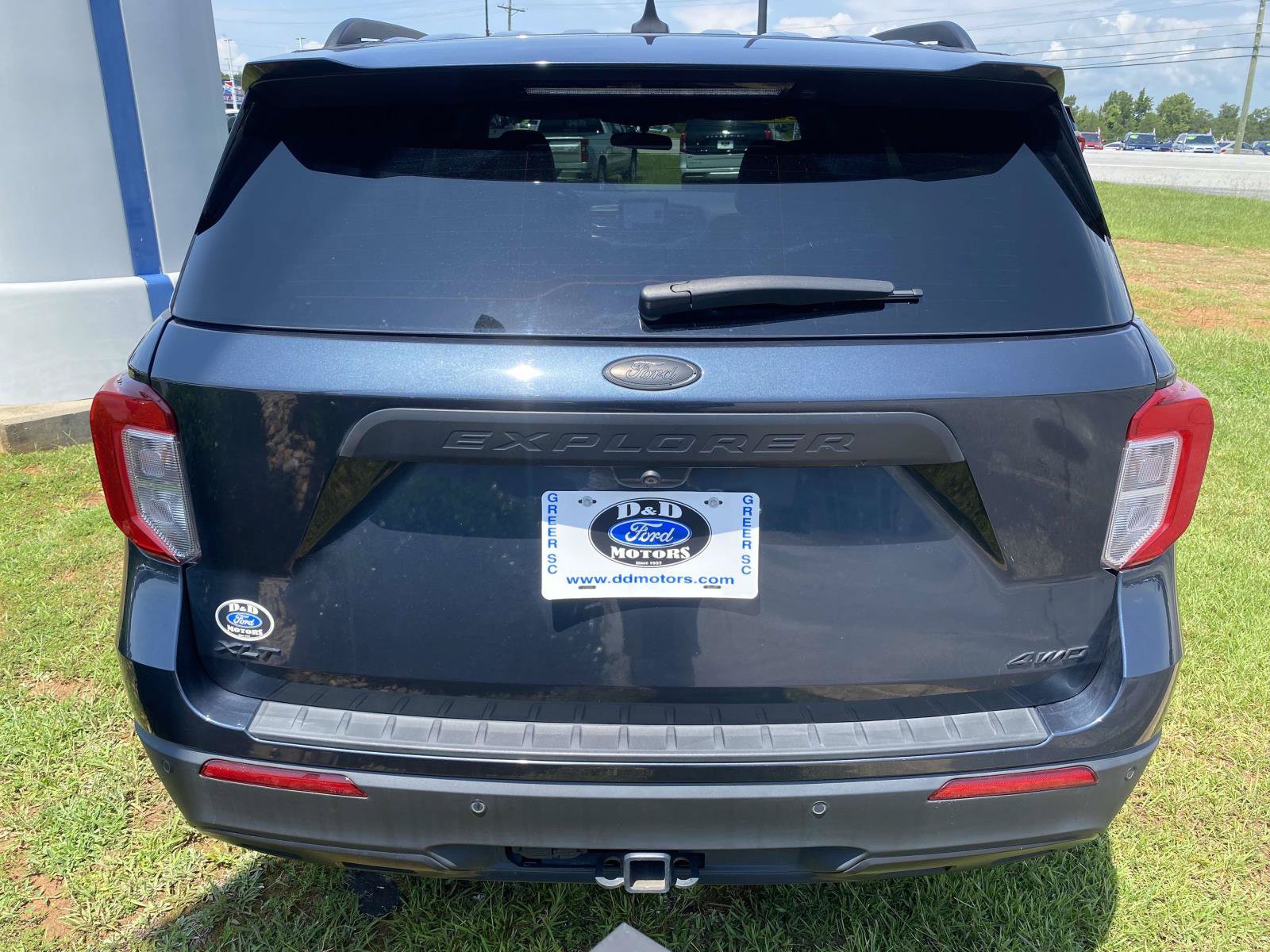 Certified 2023 Ford Explorer XLT w/ Equipment Group 202A AWD/4WD image 6