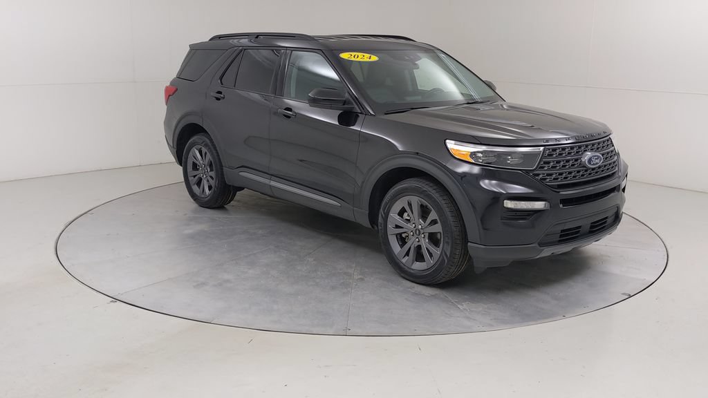 Certified 2024 Ford Explorer XLT w/ Equipment Group 202A AWD/4WD image 11