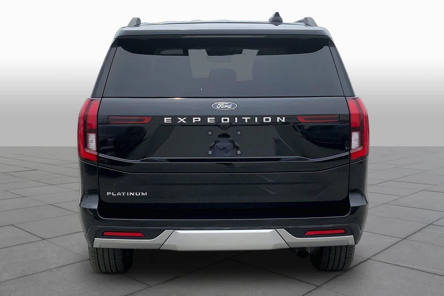 Certified 2025 Ford Expedition Platinum w/ Driver's Package AWD/4WD image 5