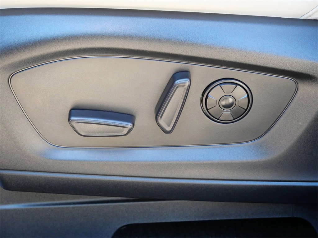 Certified 2025 Ford Explorer Platinum w/ Ultimate Package image 18