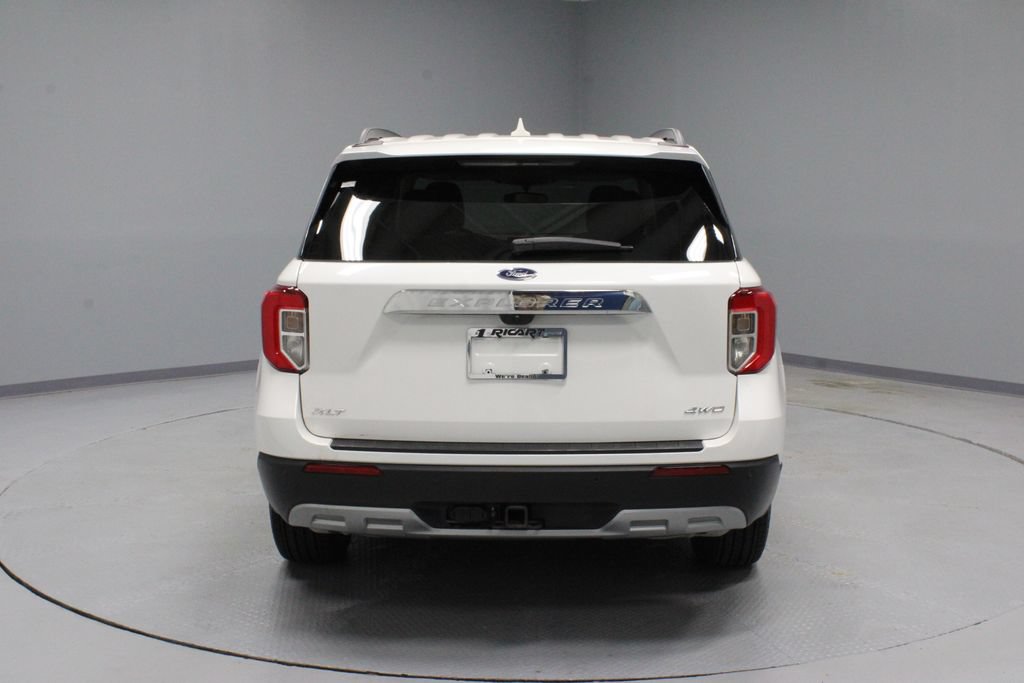 Certified 2023 Ford Explorer XLT w/ Equipment Group 202A AWD/4WD image 9