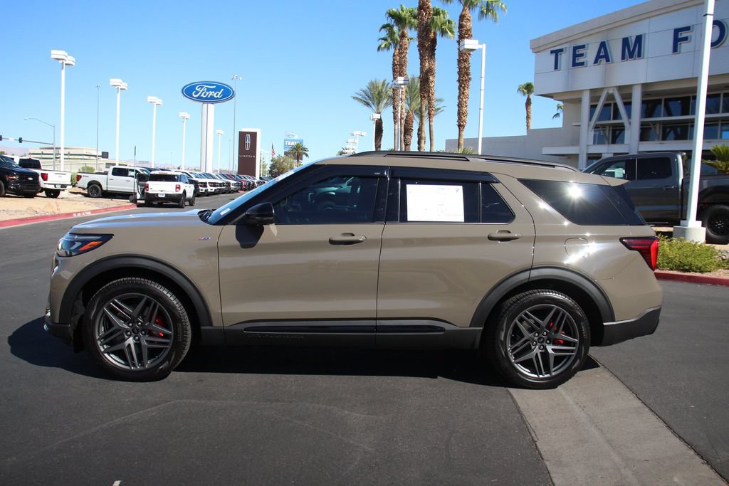 Certified 2026 Ford Explorer ST-Line w/ ST-Line Street Pack RWD image 4