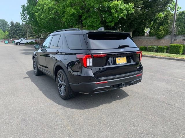 Certified 2025 Ford Explorer ST-Line w/ Premium Package AWD/4WD image 3