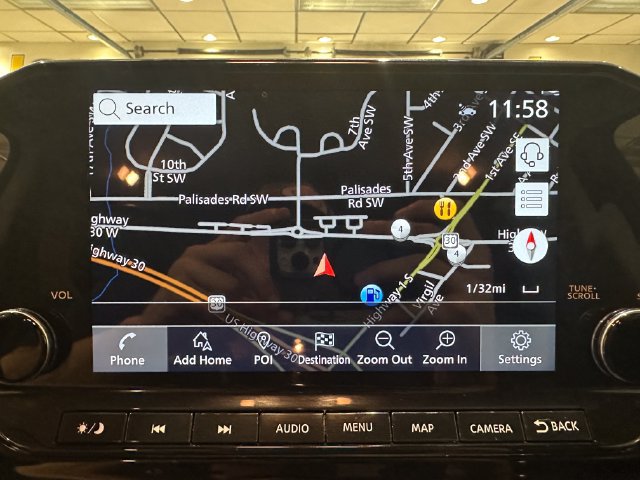 Used 2023 Nissan Pathfinder SL AWD/4WD image 4
