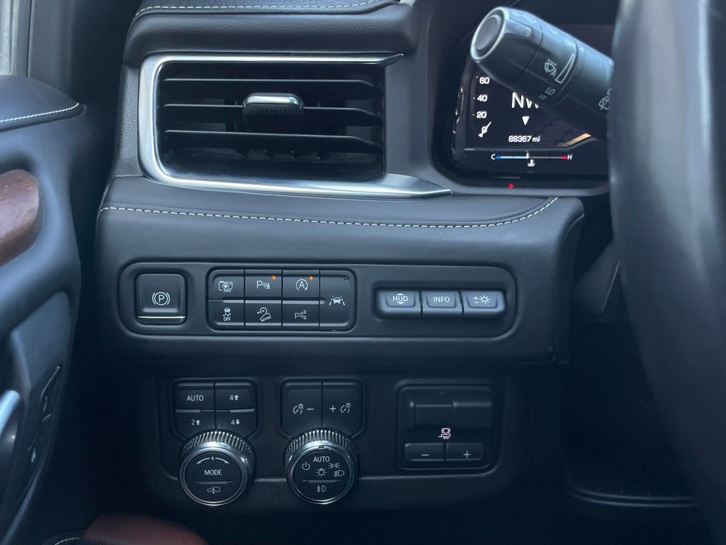 Used 2023 GMC Yukon XL Denali Ultimate image 13