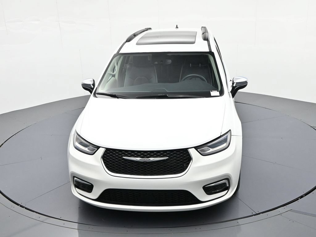 Used 2023 Chrysler Pacifica Limited FWD image 15