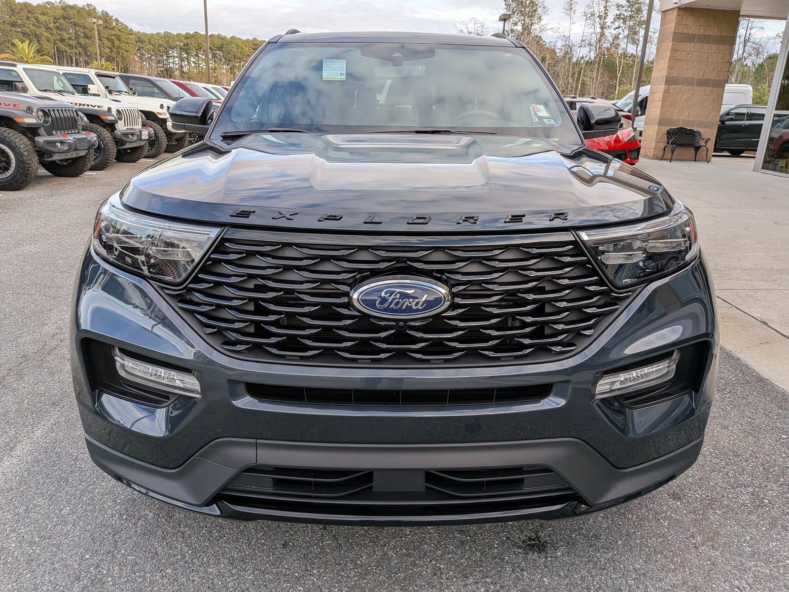 Certified 2024 Ford Explorer ST-Line w/ Class IV Trailer Tow Package image 9