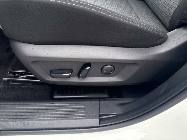 Used 2023 Nissan Rogue SV image 18