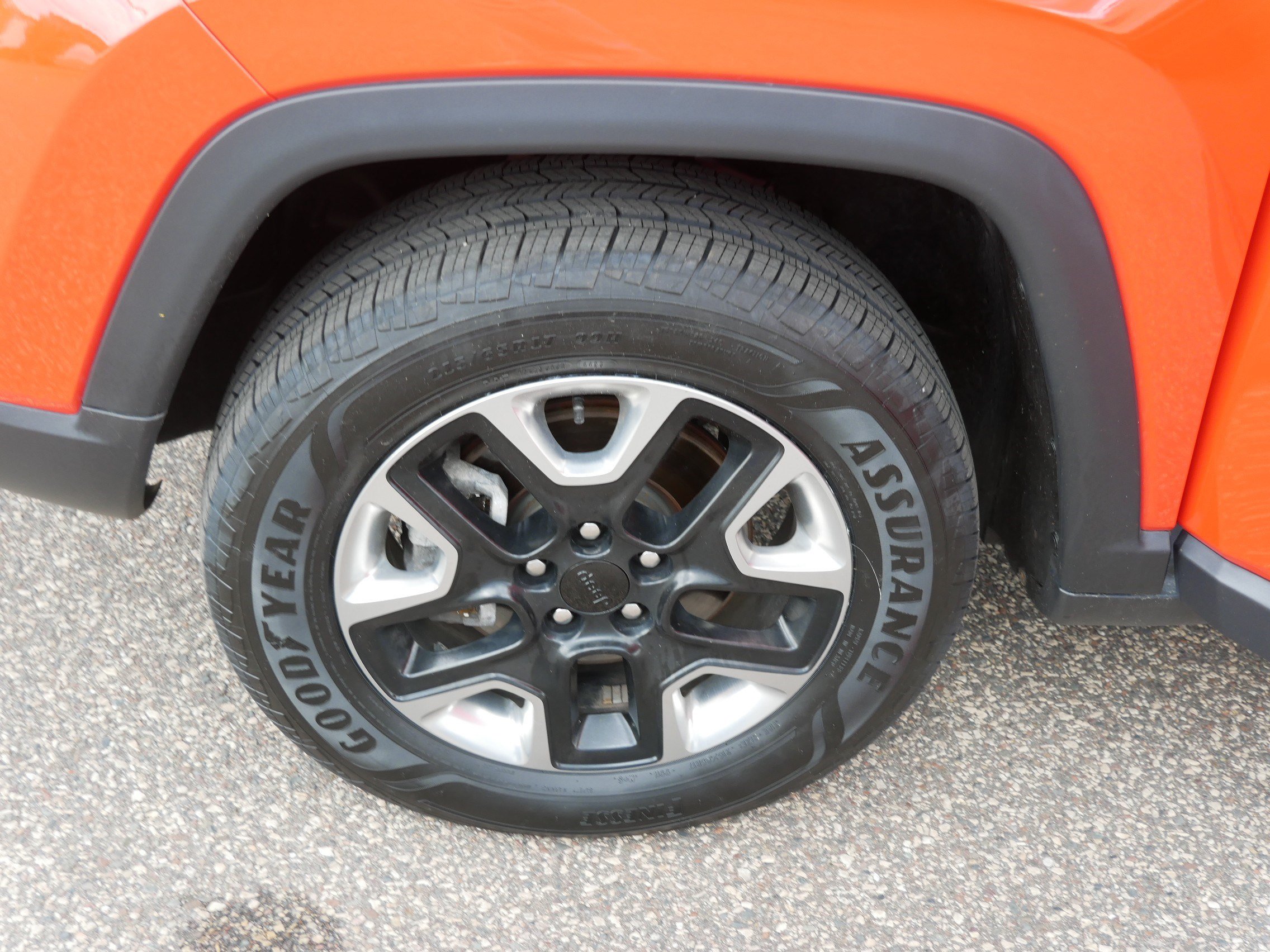 Used 2018 Jeep Compass Trailhawk w/ Navigation Group AWD/4WD image 15