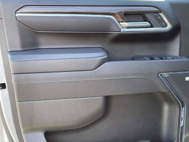 Used 2025 Chevrolet Silverado 1500 LT Trail Boss w/ LT Trail Boss Premium Package AWD/4WD image 14