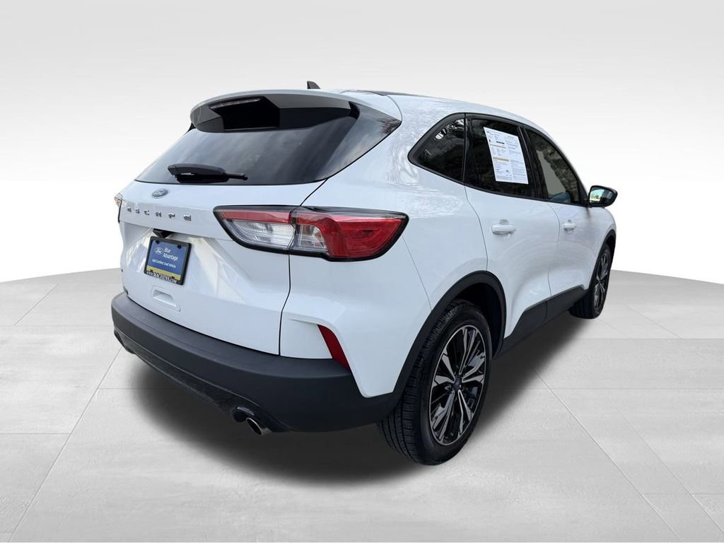 Certified 2022 Ford Escape SE w/ SE Sport Appearance Package image 5