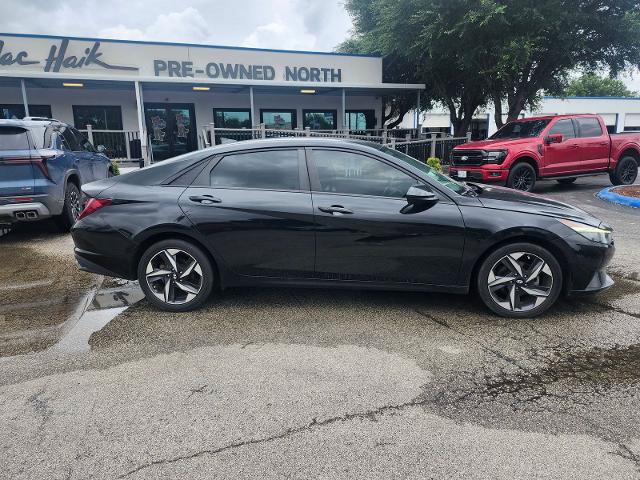 Used 2023 Hyundai Elantra SEL w/ Convenience Package FWD image 2