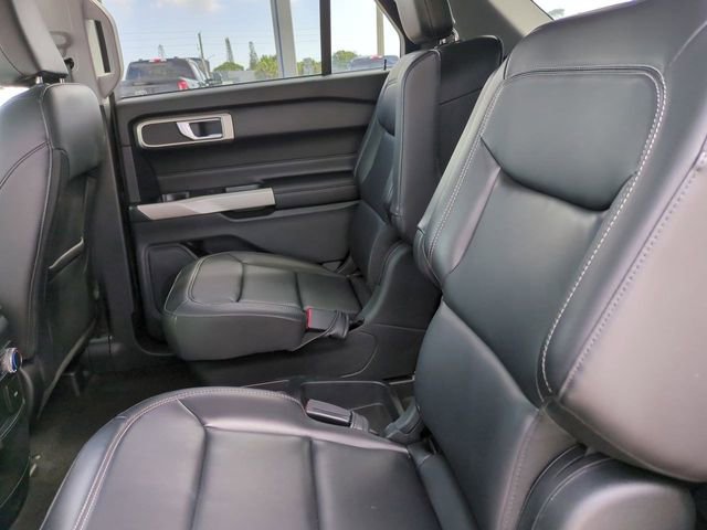 Certified 2021 Ford Explorer XLT w/ Equipment Group 202A AWD/4WD image 14