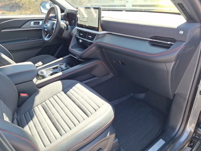 Certified 2025 Ford Explorer ST-Line w/ Premium Package image 27